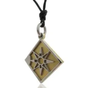 Ciondolo rombo da personalizzare in acciaio bicolore bianco-oro con rosa dei venti centrale e collana in seta cerata