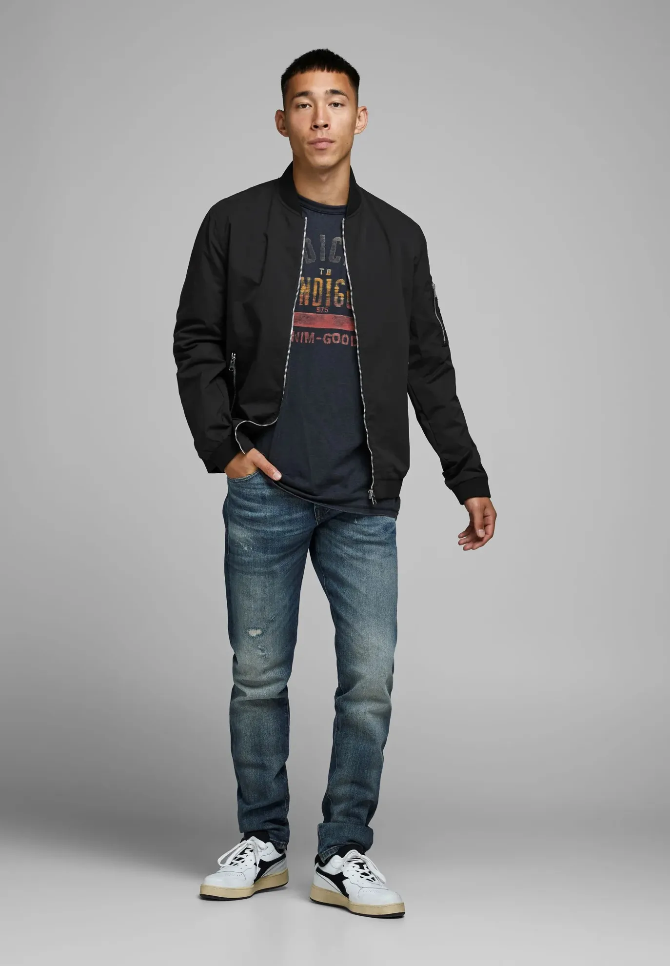 JACK & JONES - GIUBBINO BOMBER NERO DA UOMO                                            Previous productJACK & JONES - GIUBBINO B